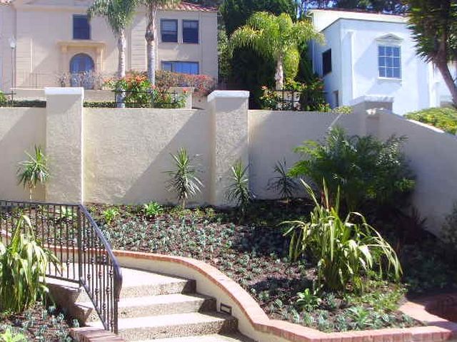 Front-yard planting along curved steps